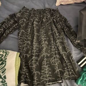 Lexybrezzy Brand off shoulder top